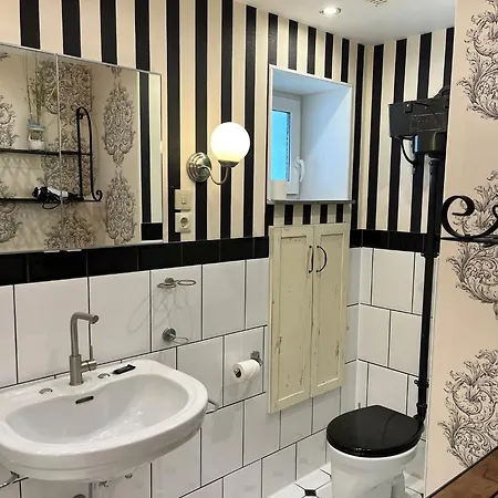 Berghexe Mit Terrasse