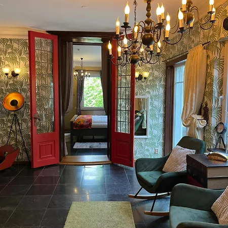 Berghexe Mit Terrasse